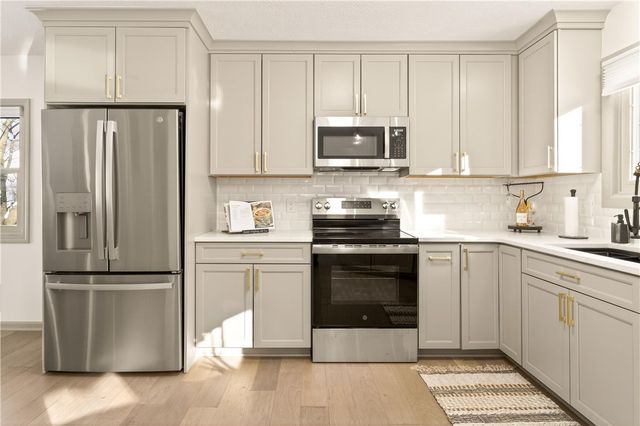 30 Silver Ridge Drive, Greece, NY 14626