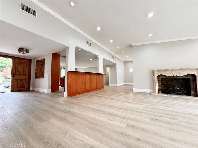 24204 Calvert, Woodland Hills, CA 91367