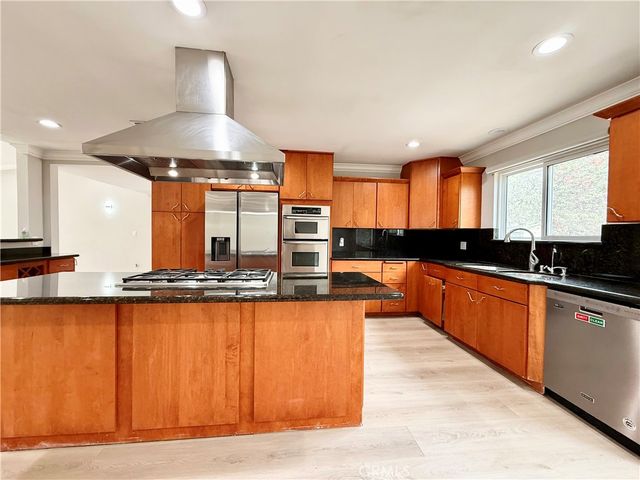 24204 Calvert, Woodland Hills, CA 91367