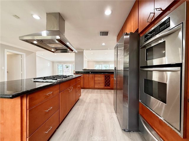 24204 Calvert, Woodland Hills, CA 91367