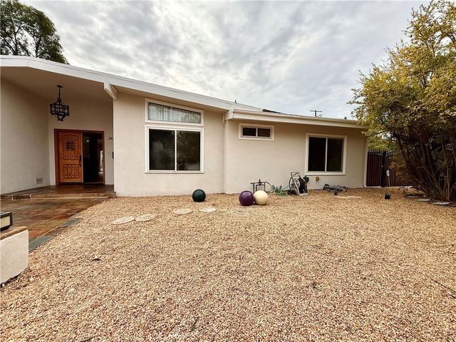 24204 Calvert, Woodland Hills, CA 91367