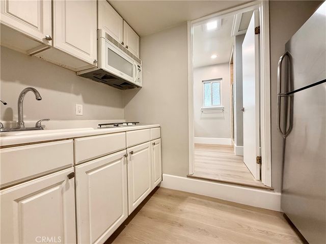 24204 Calvert, Woodland Hills, CA 91367