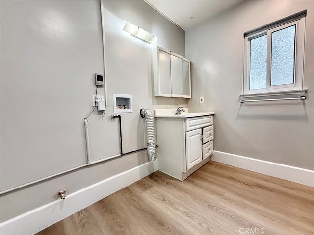 24204 Calvert, Woodland Hills, CA 91367