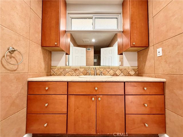 24204 Calvert, Woodland Hills, CA 91367