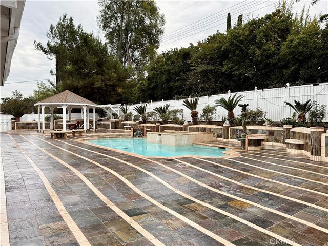 24204 Calvert, Woodland Hills, CA 91367