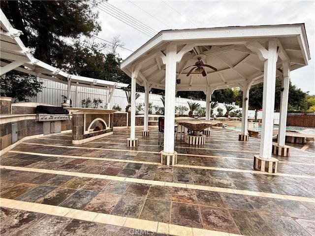 24204 Calvert, Woodland Hills, CA 91367