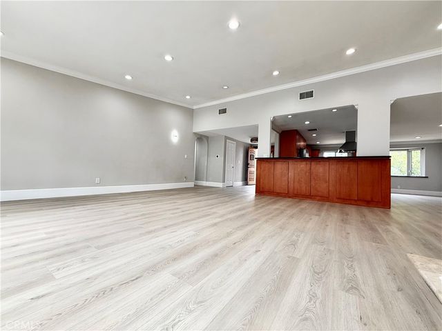 24204 Calvert, Woodland Hills, CA 91367