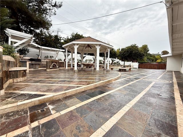 24204 Calvert, Woodland Hills, CA 91367