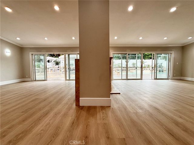 24204 Calvert, Woodland Hills, CA 91367