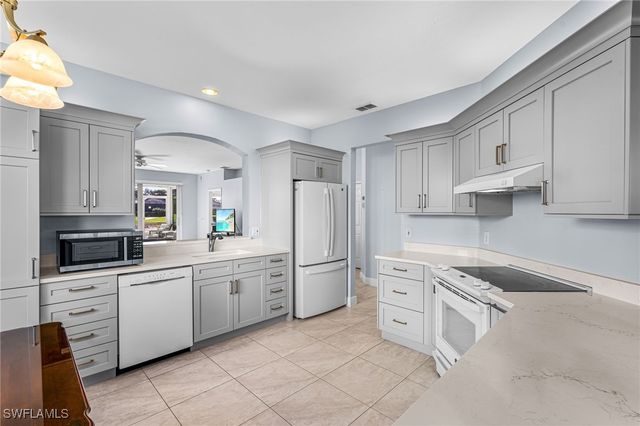 5953 Sand Wedge LN 601, Naples, FL 34110