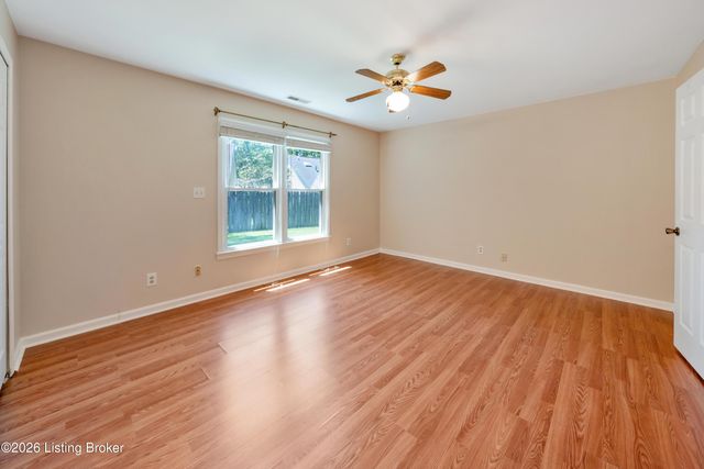 4104 Bay Pointe Dr, Louisville, KY 40241