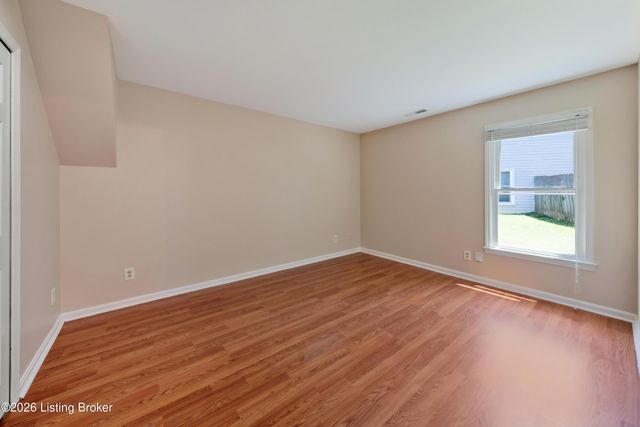 4104 Bay Pointe Dr, Louisville, KY 40241