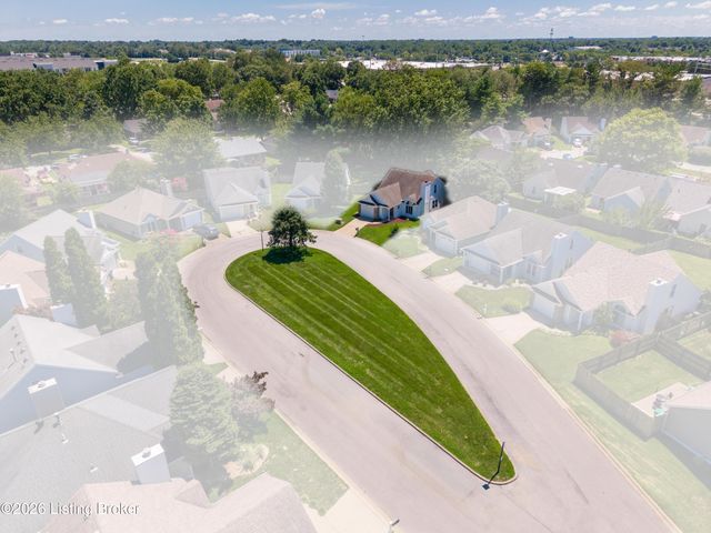 4104 Bay Pointe Dr, Louisville, KY 40241
