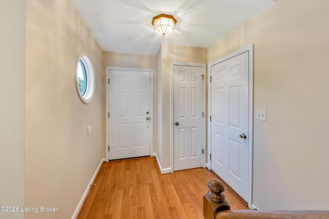 4104 Bay Pointe Dr, Louisville, KY 40241