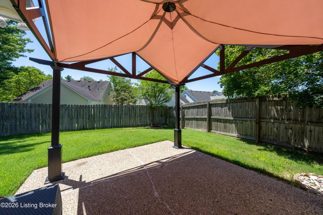 4104 Bay Pointe Dr, Louisville, KY 40241