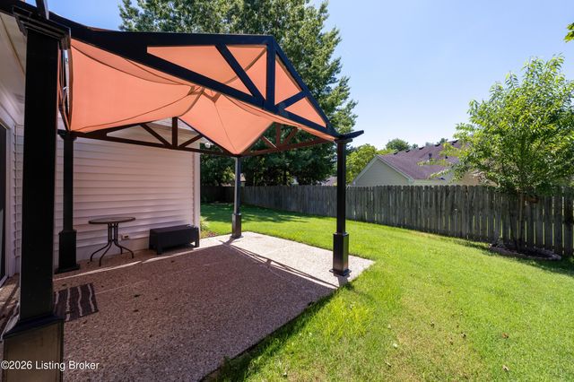 4104 Bay Pointe Dr, Louisville, KY 40241
