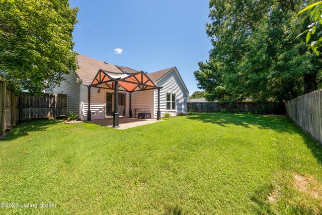 4104 Bay Pointe Dr, Louisville, KY 40241