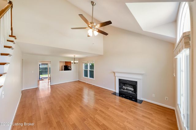 4104 Bay Pointe Dr, Louisville, KY 40241