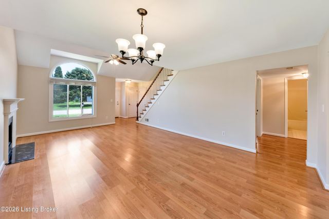 4104 Bay Pointe Dr, Louisville, KY 40241