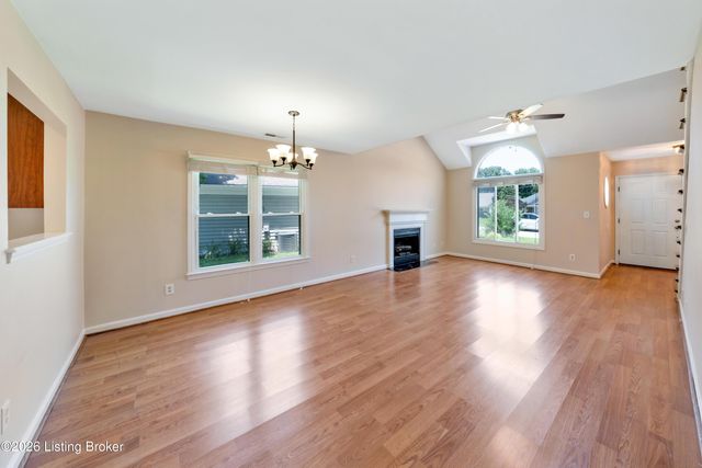 4104 Bay Pointe Dr, Louisville, KY 40241