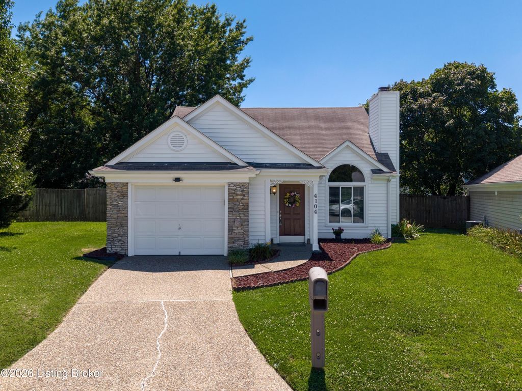 4104 Bay Pointe Dr, Louisville, KY 40241