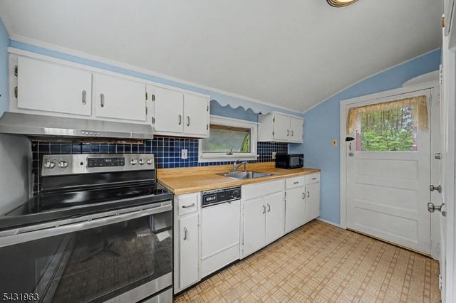 121 Franklin Rd, Denville Twp., NJ 07834