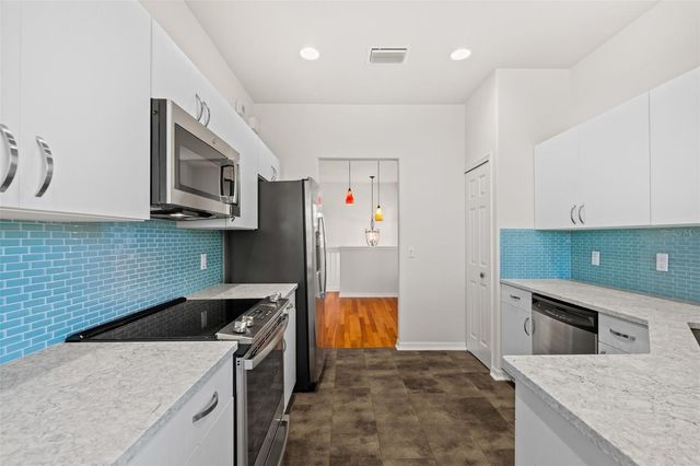 1181 BURGOS DRIVE 406, Sarasota, FL 34238