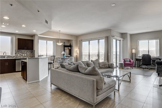 8255 LAS VEGAS Boulevard 1311, Las Vegas, NV 89123