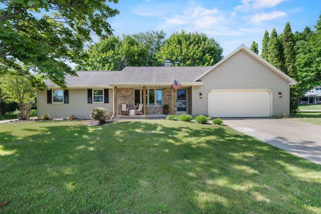 3107 DEVROY LANE, Green Bay, WI 54313