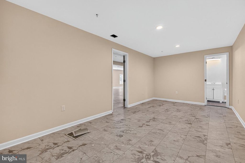 Image 51 of property listing at 17300 WILL CT, Accokeek, MD 20607