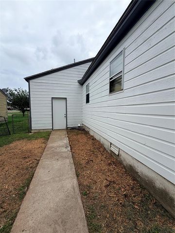 1441 Maple Drive, Midwest City, OK 73110