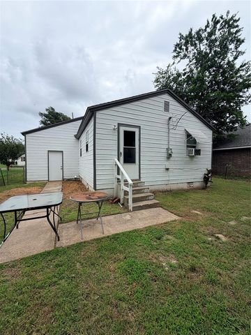 1441 Maple Drive, Midwest City, OK 73110