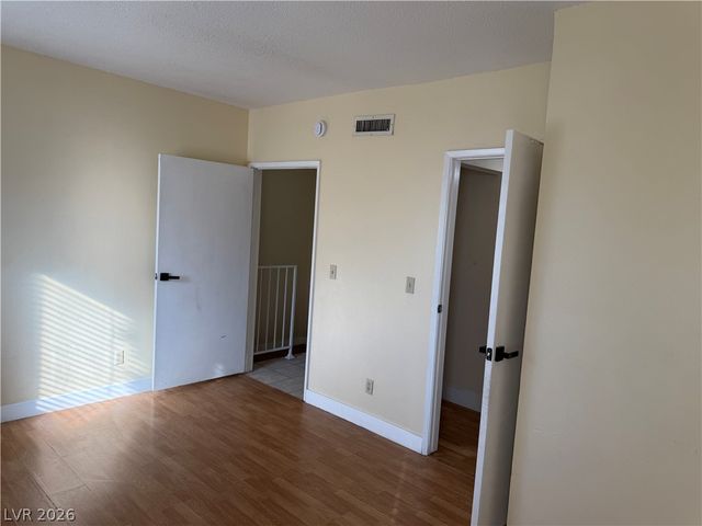 2611 Aracatuba Avenue, Las Vegas, NV 89121