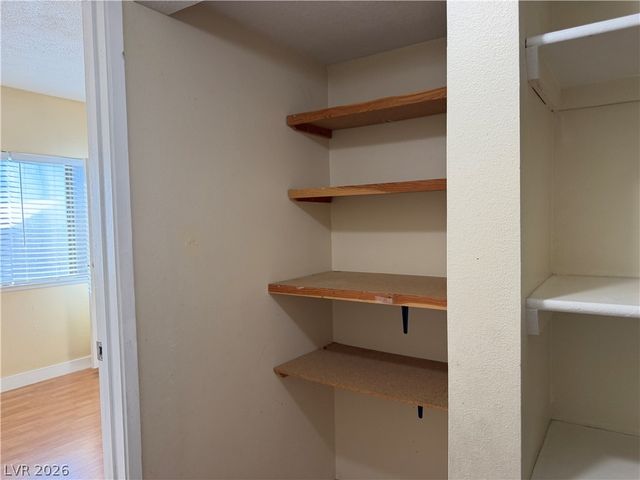 2611 Aracatuba Avenue, Las Vegas, NV 89121