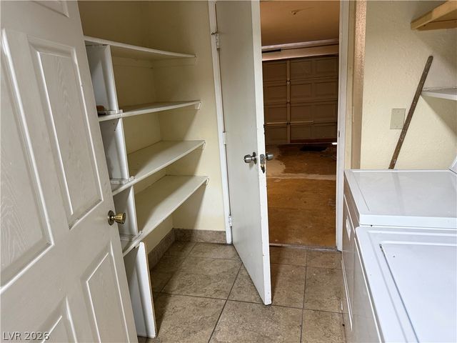 2611 Aracatuba Avenue, Las Vegas, NV 89121