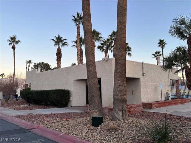 2611 Aracatuba Avenue, Las Vegas, NV 89121