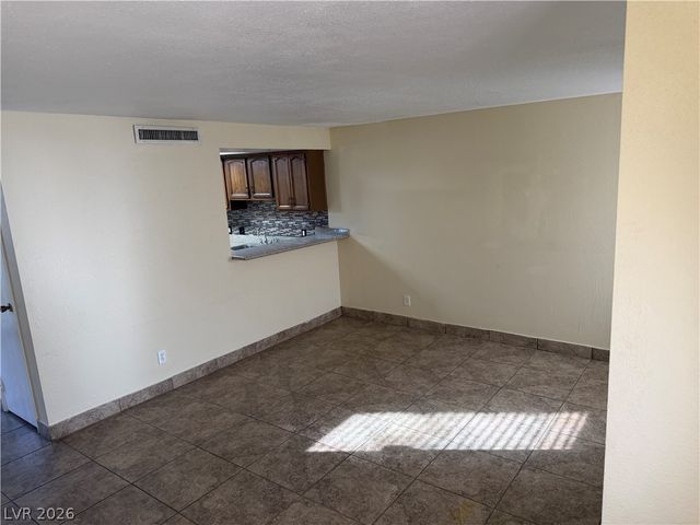 2611 Aracatuba Avenue, Las Vegas, NV 89121