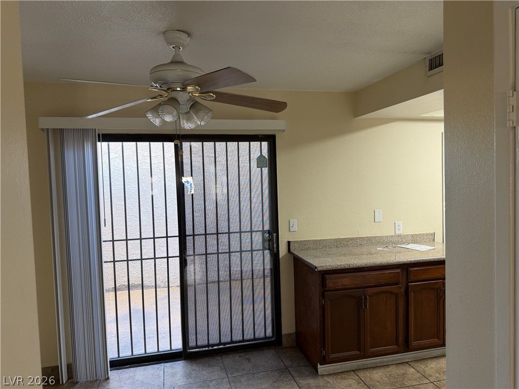 Image 10 of property listing at 2611 Aracatuba Avenue, Las Vegas, NV 89121