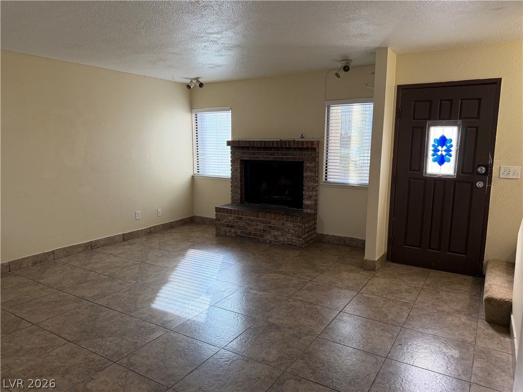 Image 3 of property listing at 2611 Aracatuba Avenue, Las Vegas, NV 89121