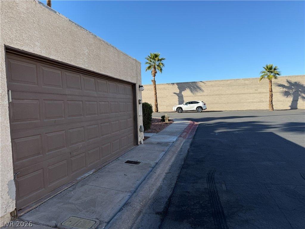 Image 41 of property listing at 2611 Aracatuba Avenue, Las Vegas, NV 89121