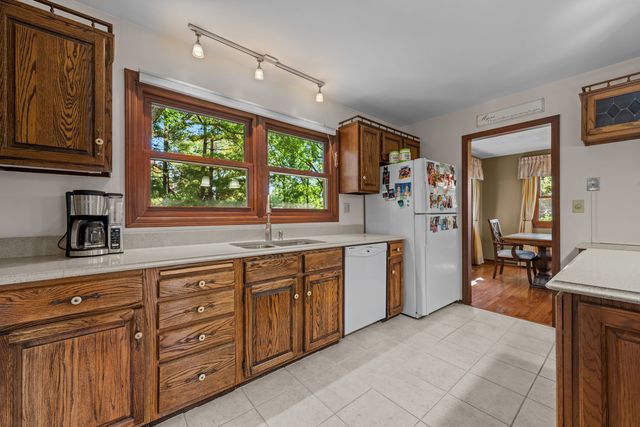 9N879 Beckman Trail, Elgin, IL 60124