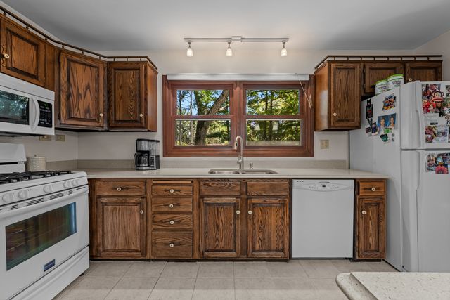 9N879 Beckman Trail, Elgin, IL 60124