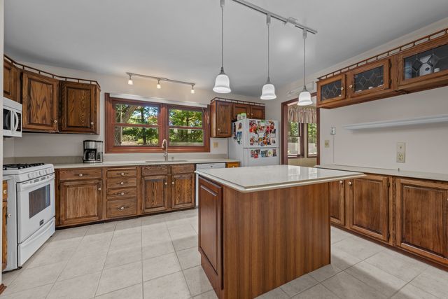 9N879 Beckman Trail, Elgin, IL 60124