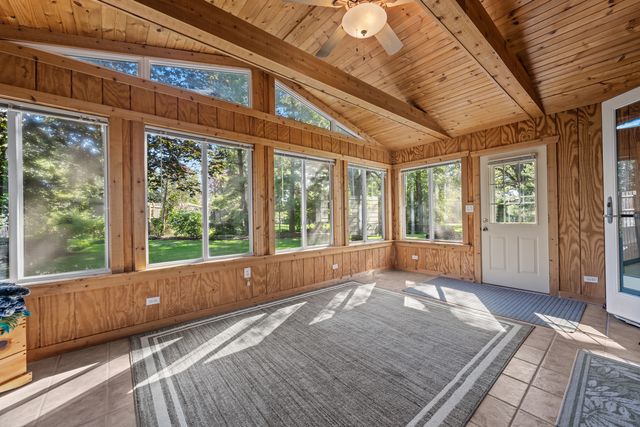 9N879 Beckman Trail, Elgin, IL 60124