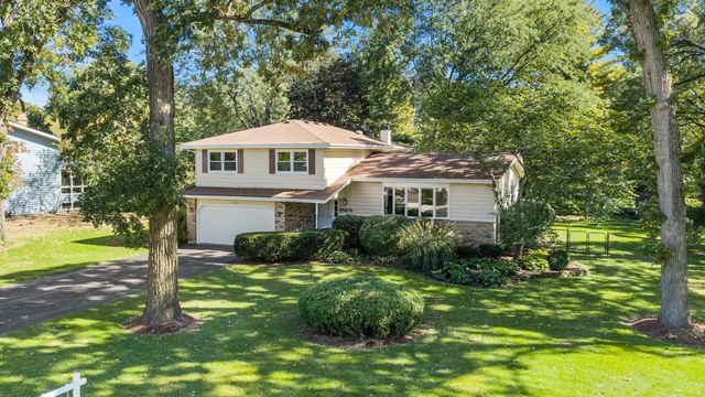 9N879 Beckman Trail, Elgin, IL 60124
