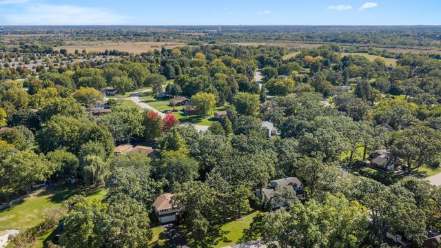 9N879 Beckman Trail, Elgin, IL 60124
