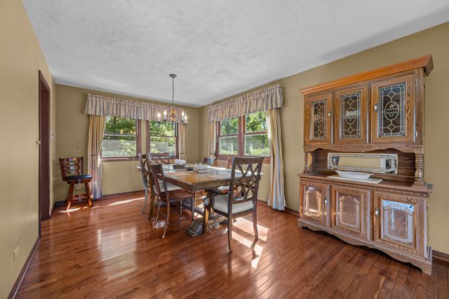 9N879 Beckman Trail, Elgin, IL 60124
