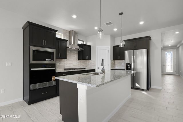 12760 Viendo Norte Drive, El Paso, TX 79934