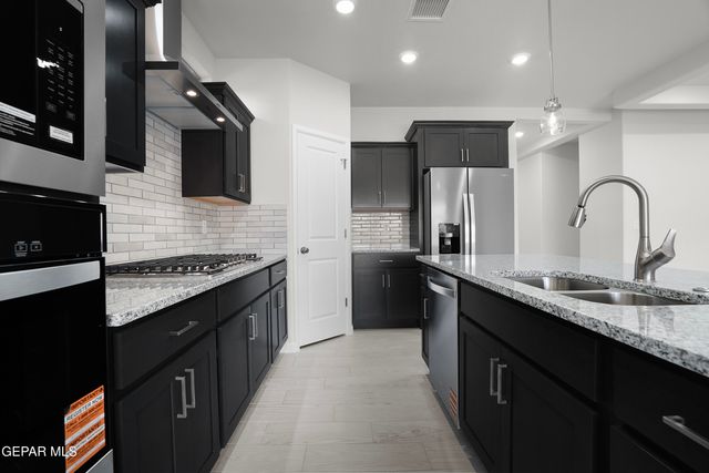 12760 Viendo Norte Drive, El Paso, TX 79934