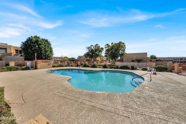 948 S ALMA SCHOOL Road 34, Mesa, AZ 85210